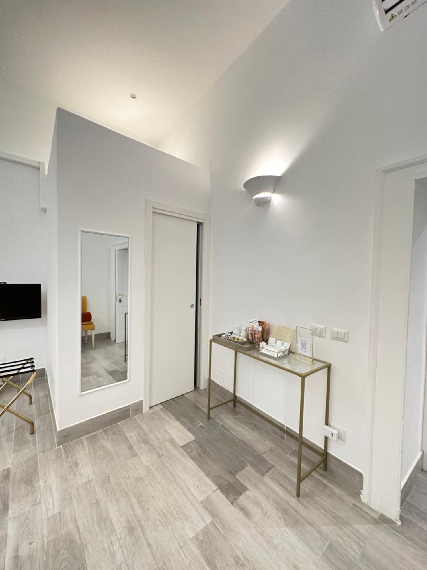 Maison M Napoli Boutique Rooms Exteriör bild