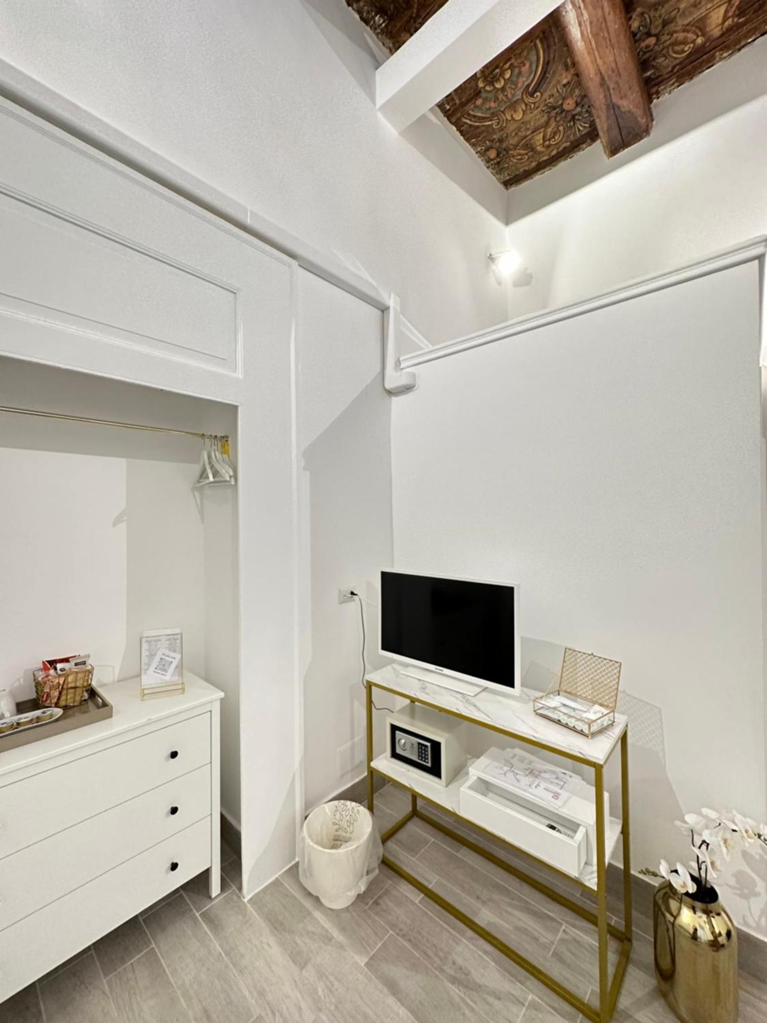 Maison M Napoli Boutique Rooms Exteriör bild