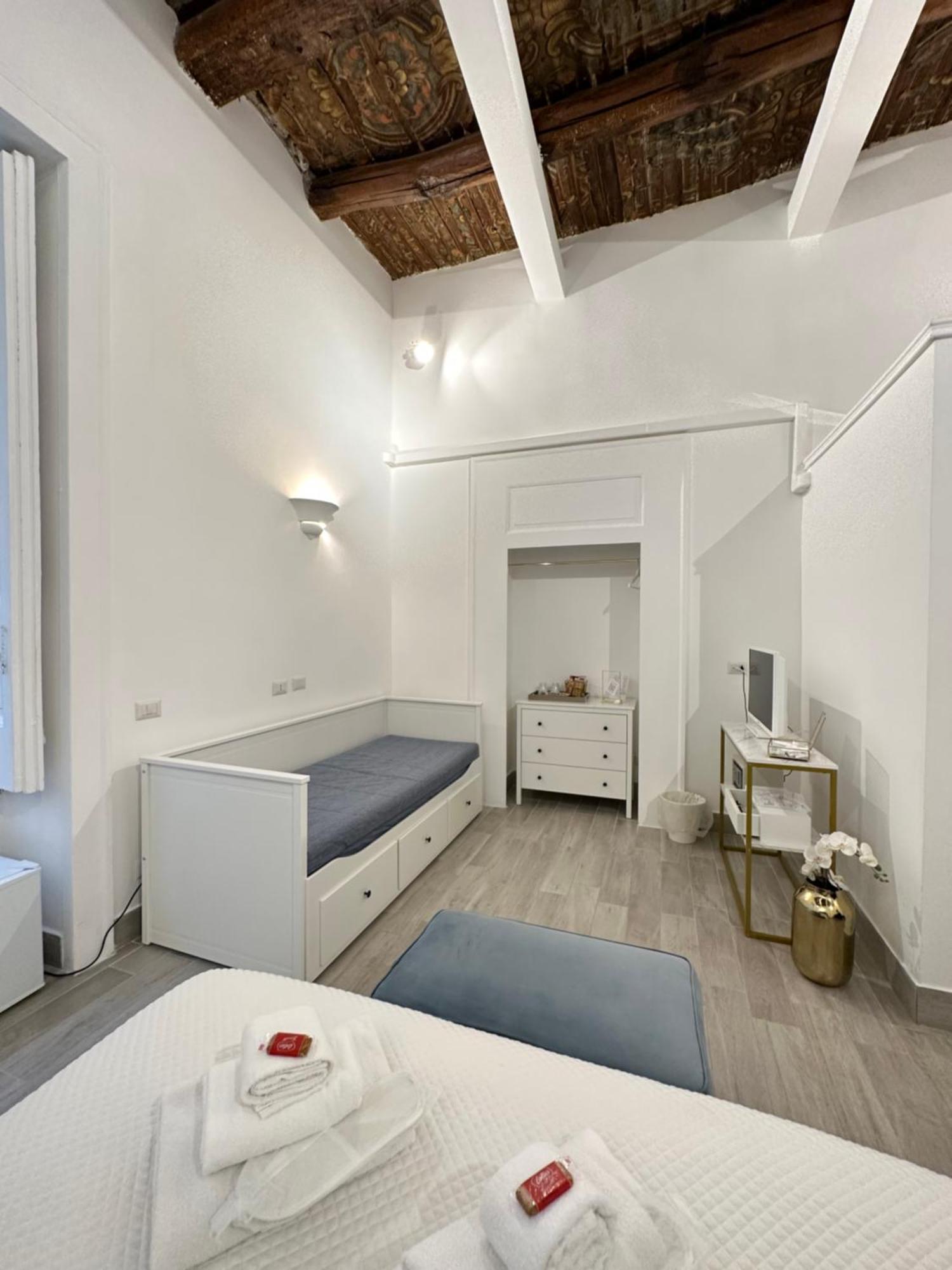 Maison M Napoli Boutique Rooms Exteriör bild