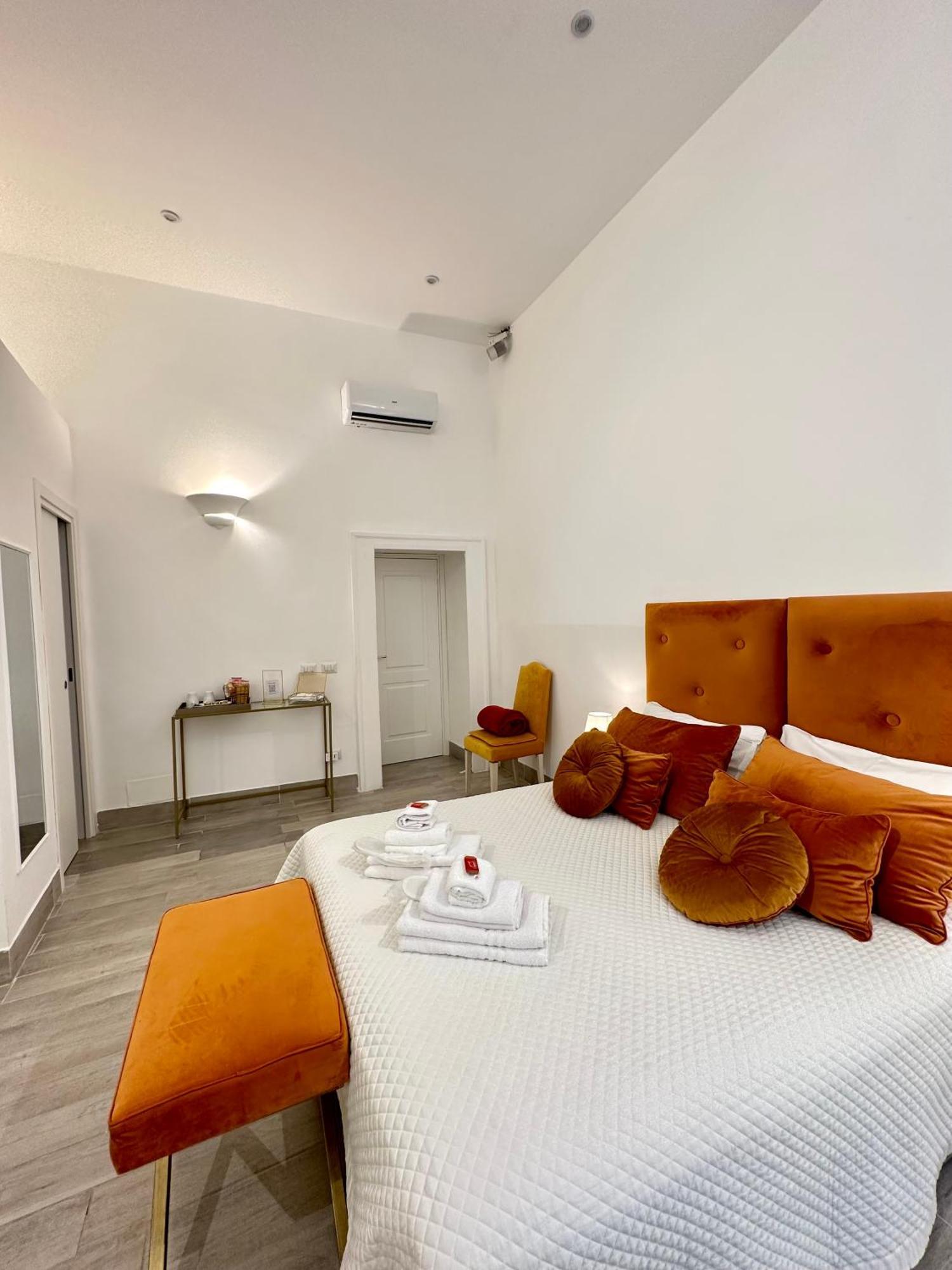 Maison M Napoli Boutique Rooms Exteriör bild